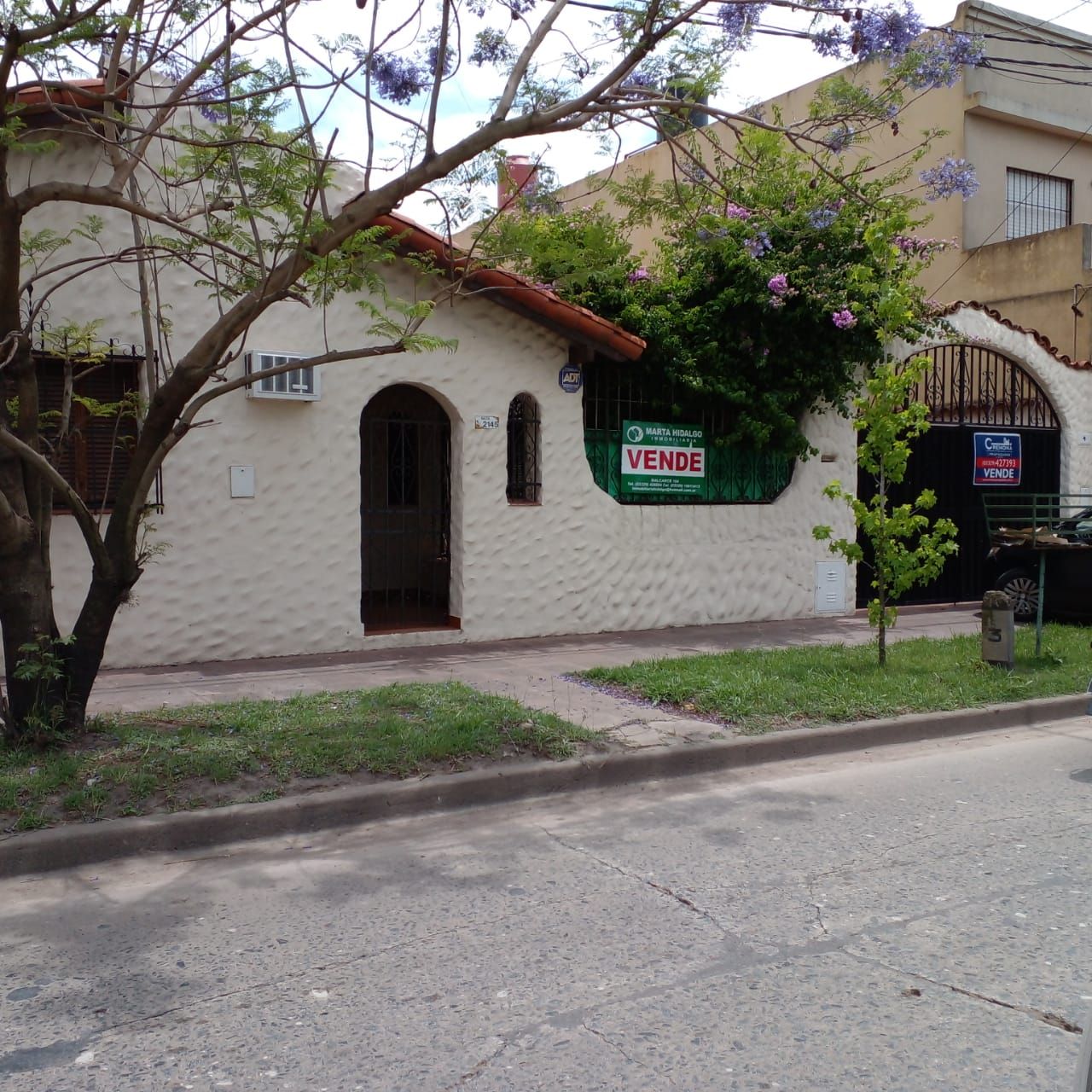 HERMOSA PROPIEDAD EN PLANTA BAJA CON AMPLIO PARQUE
